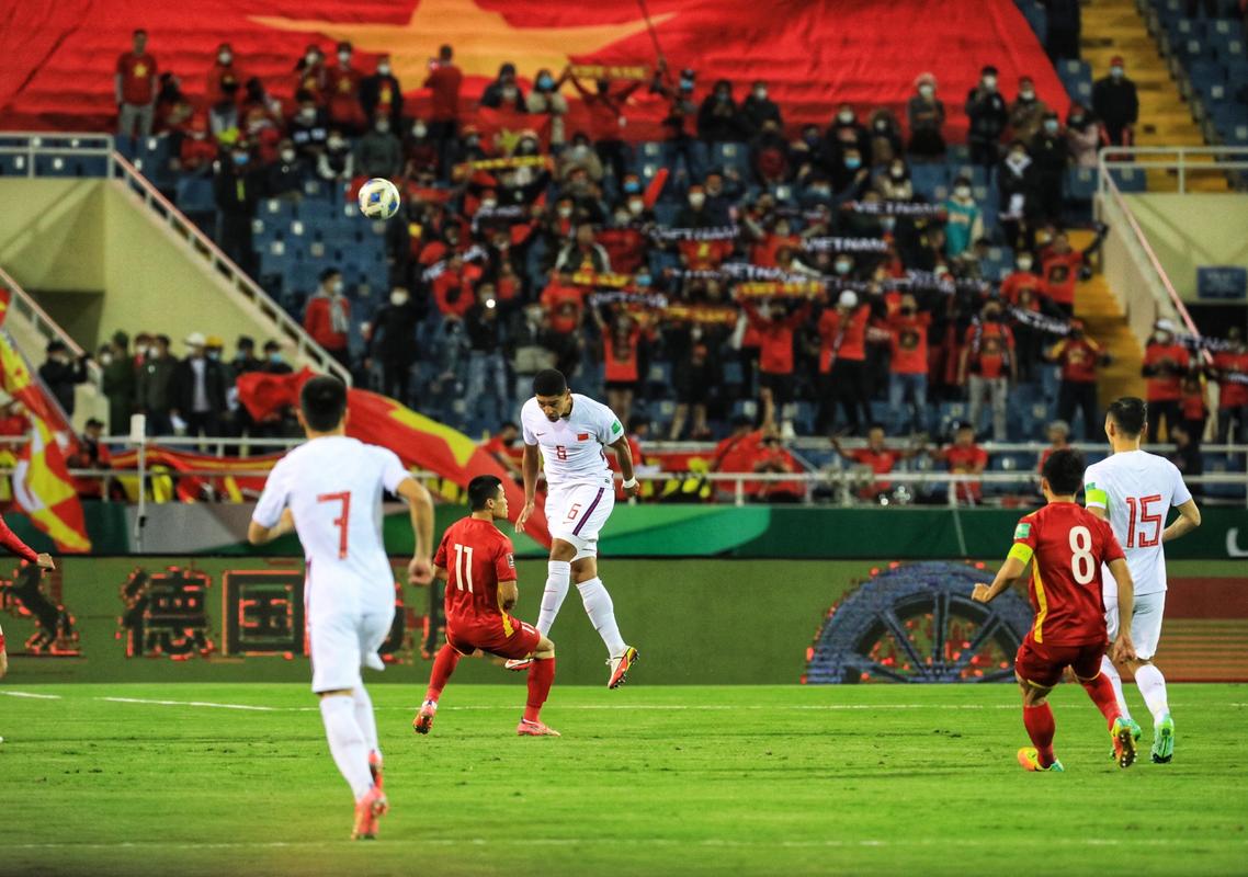 正视频直播世预赛国足VS越南的相关图片