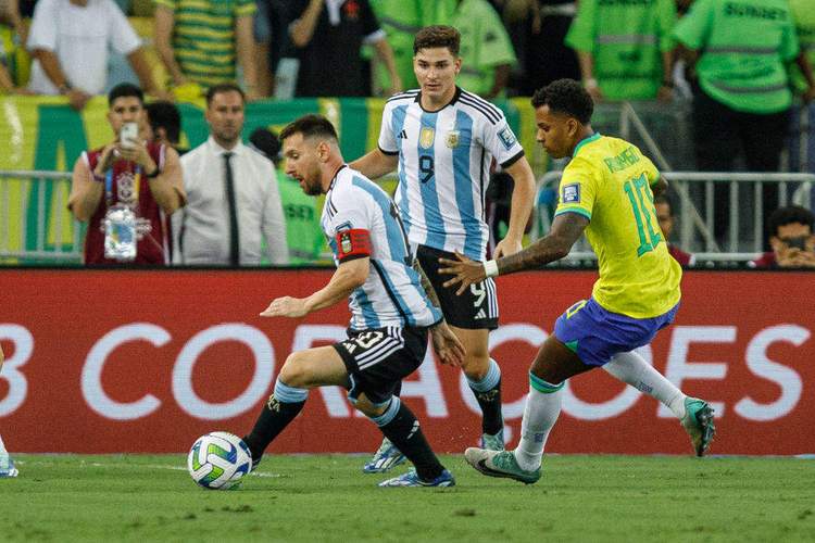 阿根廷巴西世预赛直播的相关图片